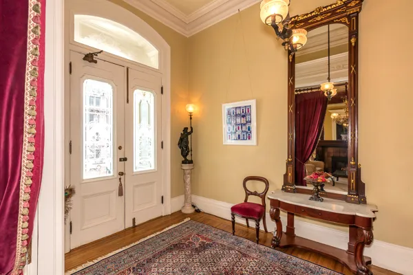 Rent a mansion in San Fransisco