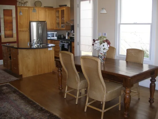 146-05-diningroom.jpg