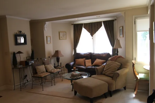 Enjoy The Charm Of A Victorian Mansion in Pacific Heights