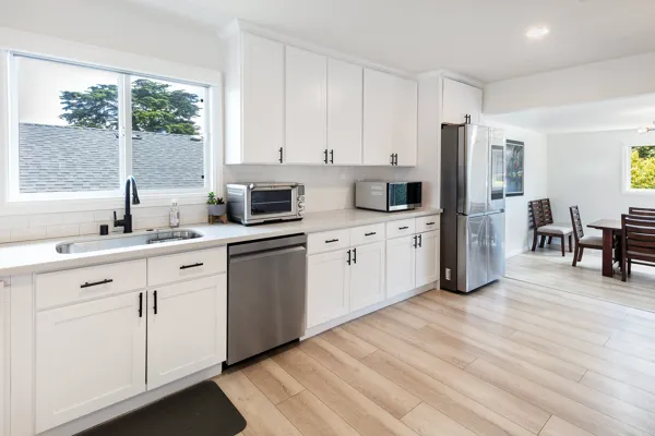 07-460-Valverde-South-San-Francisco-kitchen-web.jpg