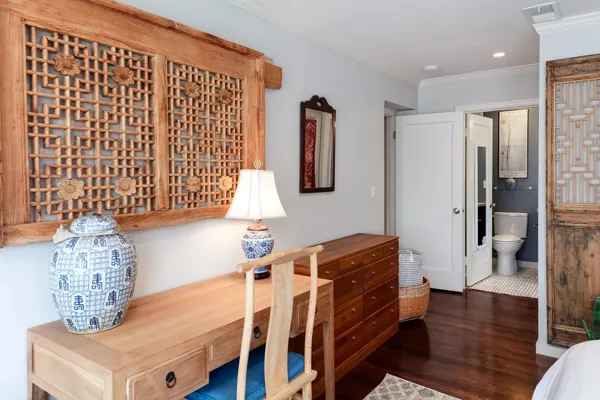 05-1739-Lake-Unit4-San-Francisco-bed-web.webp