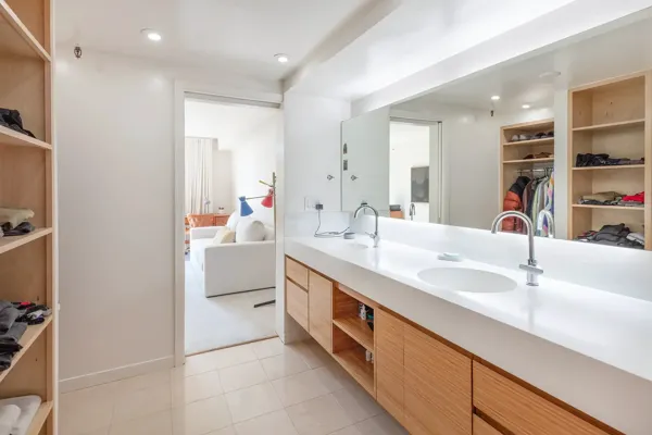 20-101-Lombard-608W-San-Francisco-1bath-web.webp