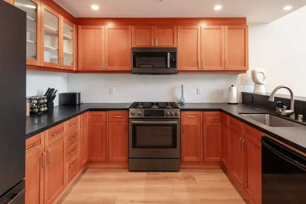 07-2600-18th-Unit21-San-Francisco-kitchen-web.jpg