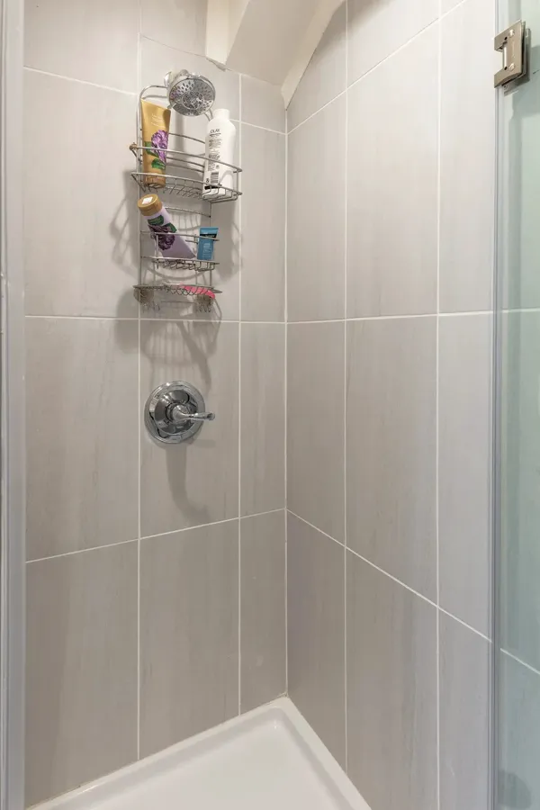 27-564-Chenery-San-Francisco-2bath-web.webp