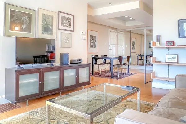 Spacious one Bedroom on Hyde St.