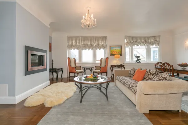 Beautiful two bedroom Home In the Cow Hollow