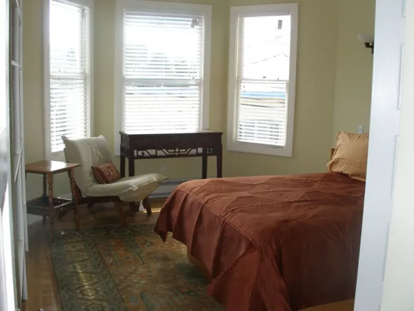 146-08-bedroom-2.jpg