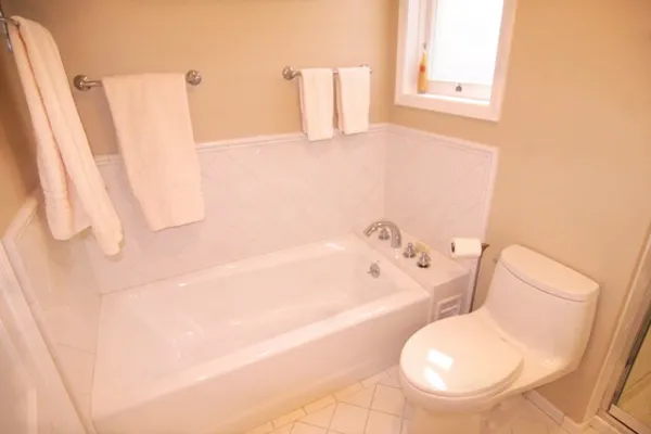 Bathrub.jpg