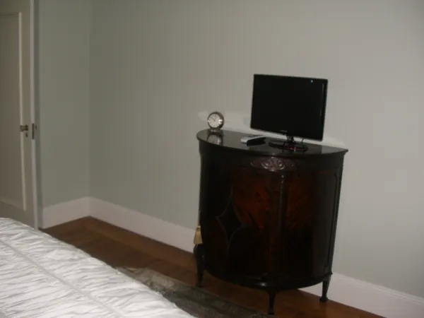 179-08-bedroom-2.jpg