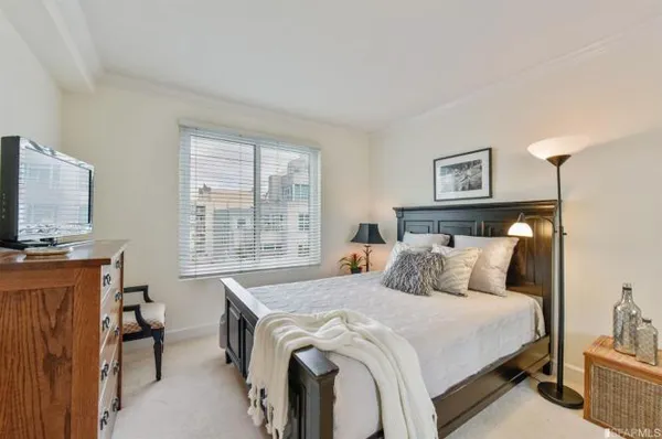 bedroom1.jpg