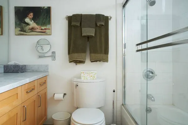 Loft bathroom.jpg (Copy)